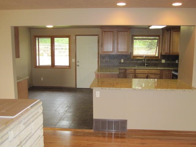 6316 N Sutherlin St - Photo 8