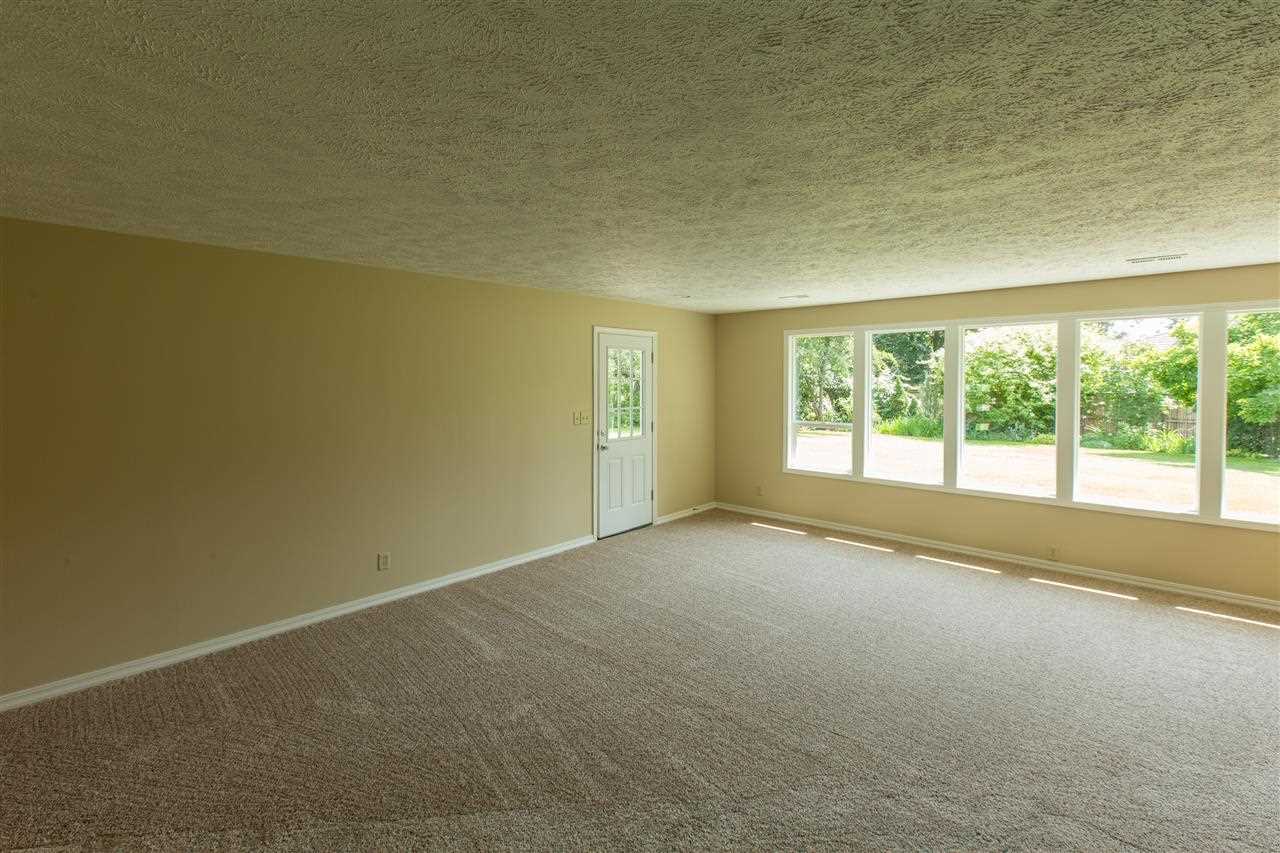 52 E 40th Ave - Photo 10