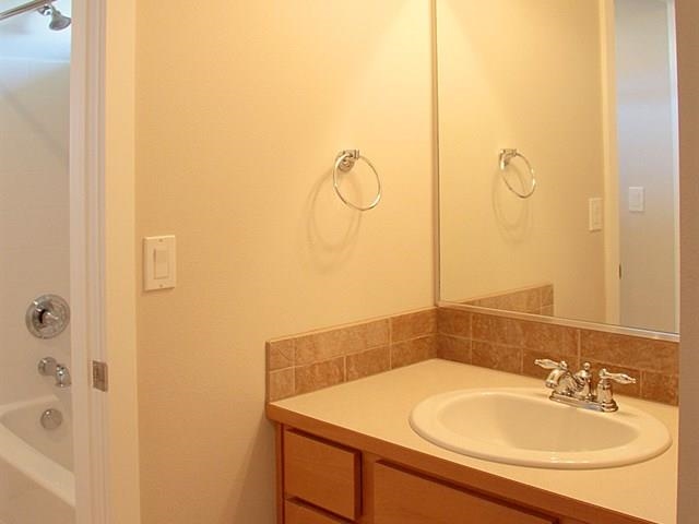 1760 N Holl Blvd - Photo 13