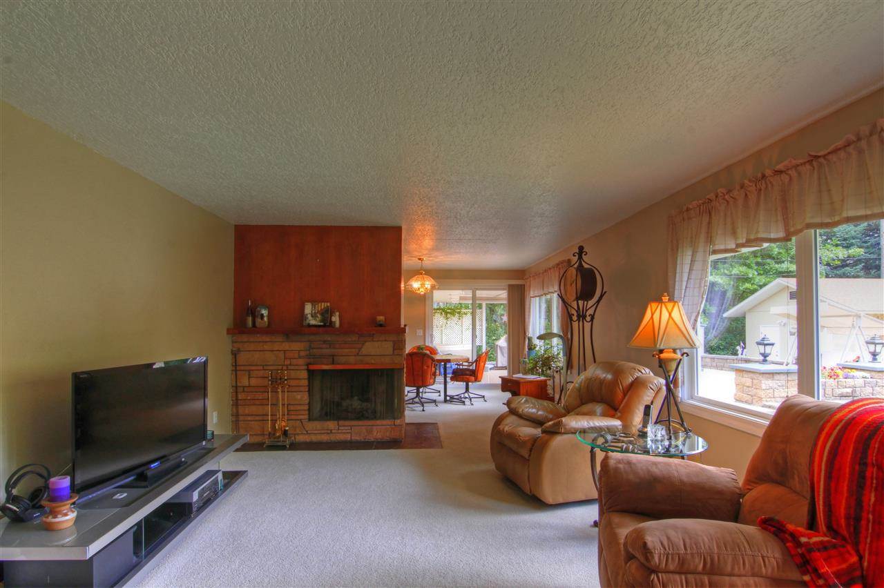 10804 E 19th - Photo 3