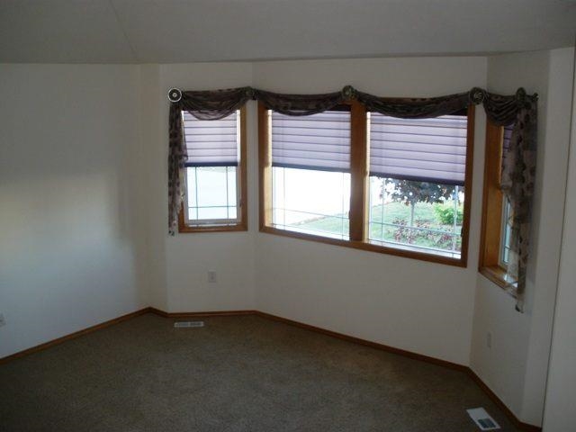 8912 N Ash St - Photo 3