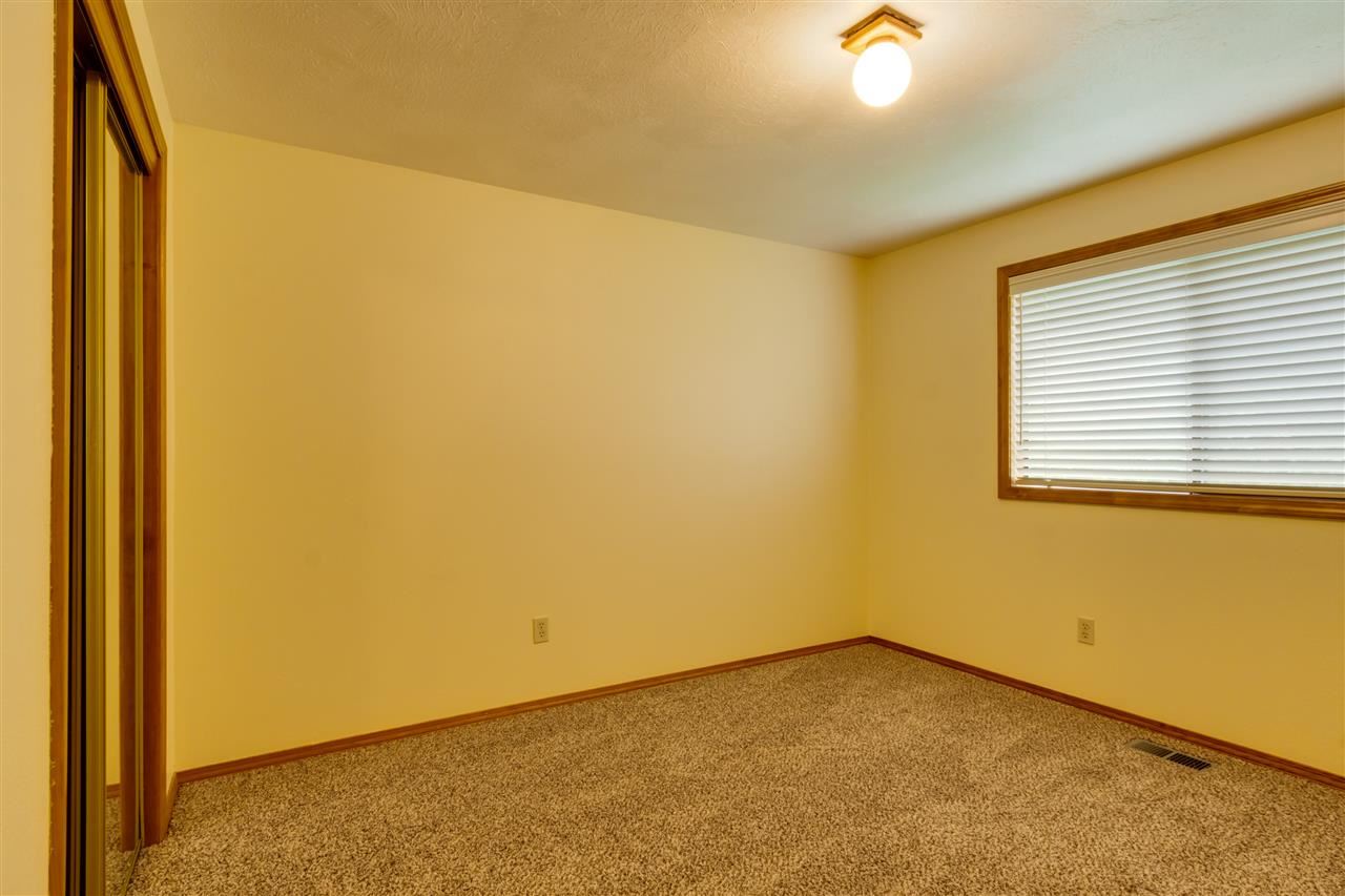 5802 W Lonewolf Ave - Photo 12