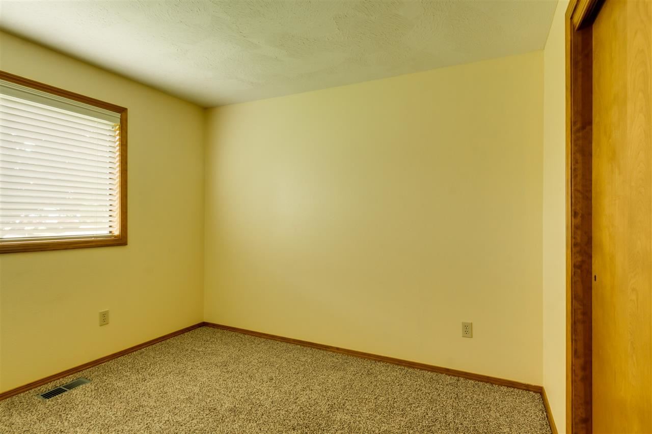 5802 W Lonewolf Ave - Photo 14