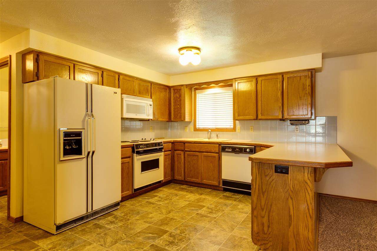5802 W Lonewolf Ave - Photo 5