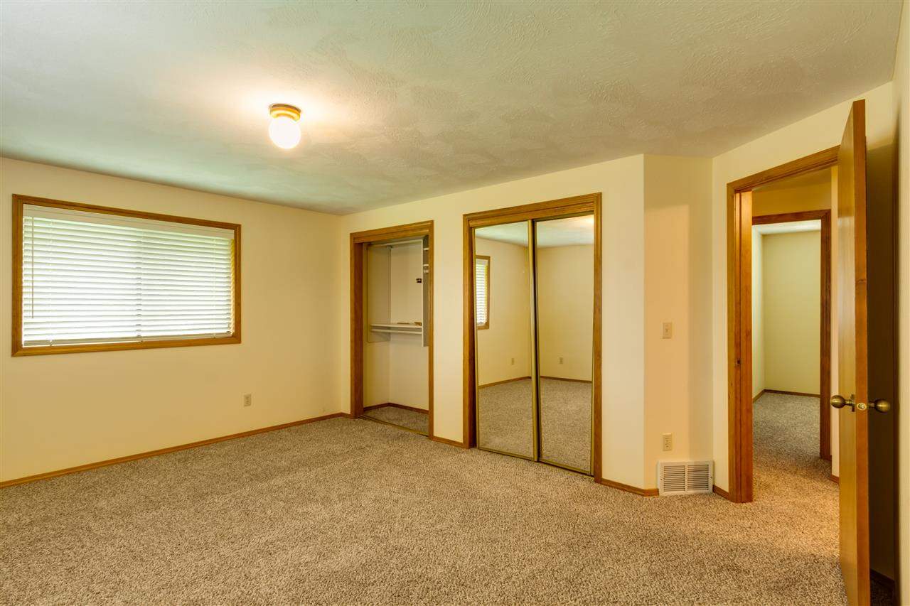 5802 W Lonewolf Ave - Photo 7