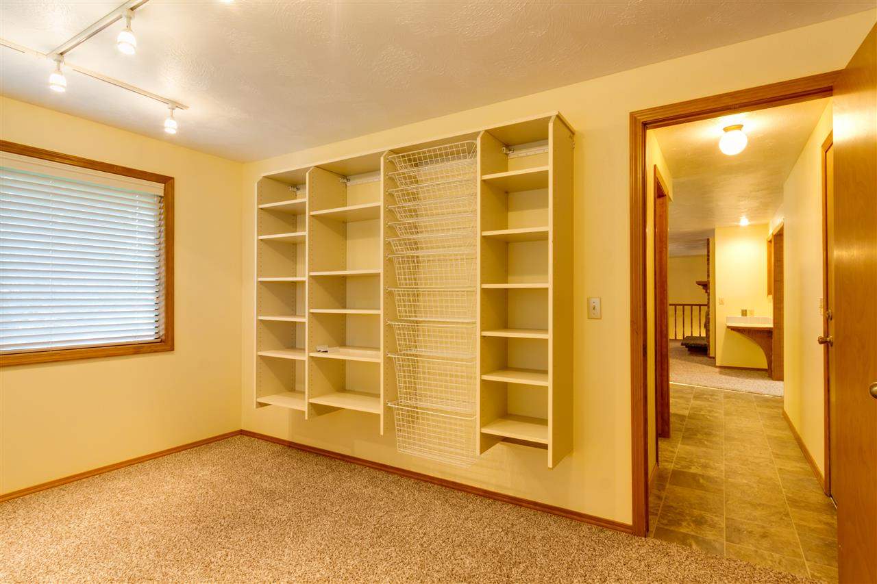 5802 W Lonewolf Ave - Photo 9