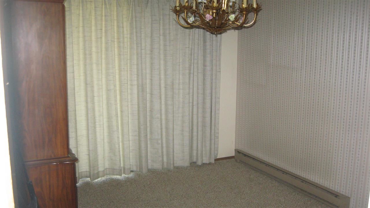 6827 N Hamilton St - Photo 3