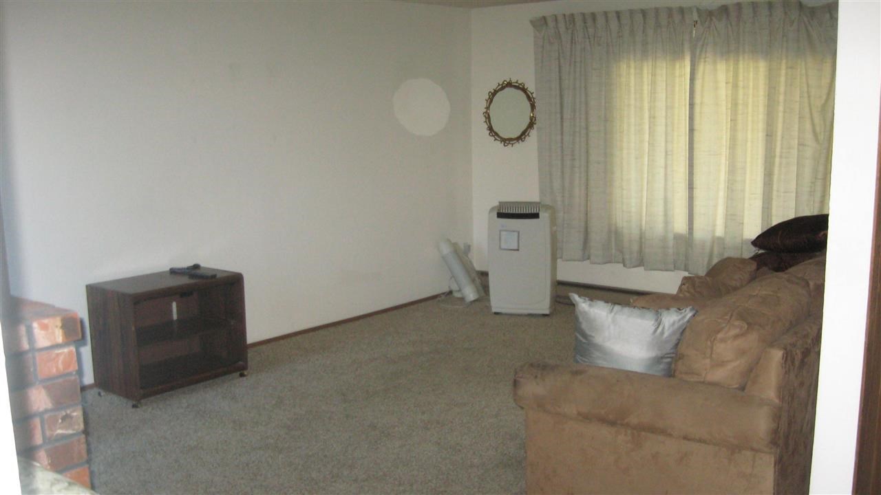6827 N Hamilton St - Photo 4