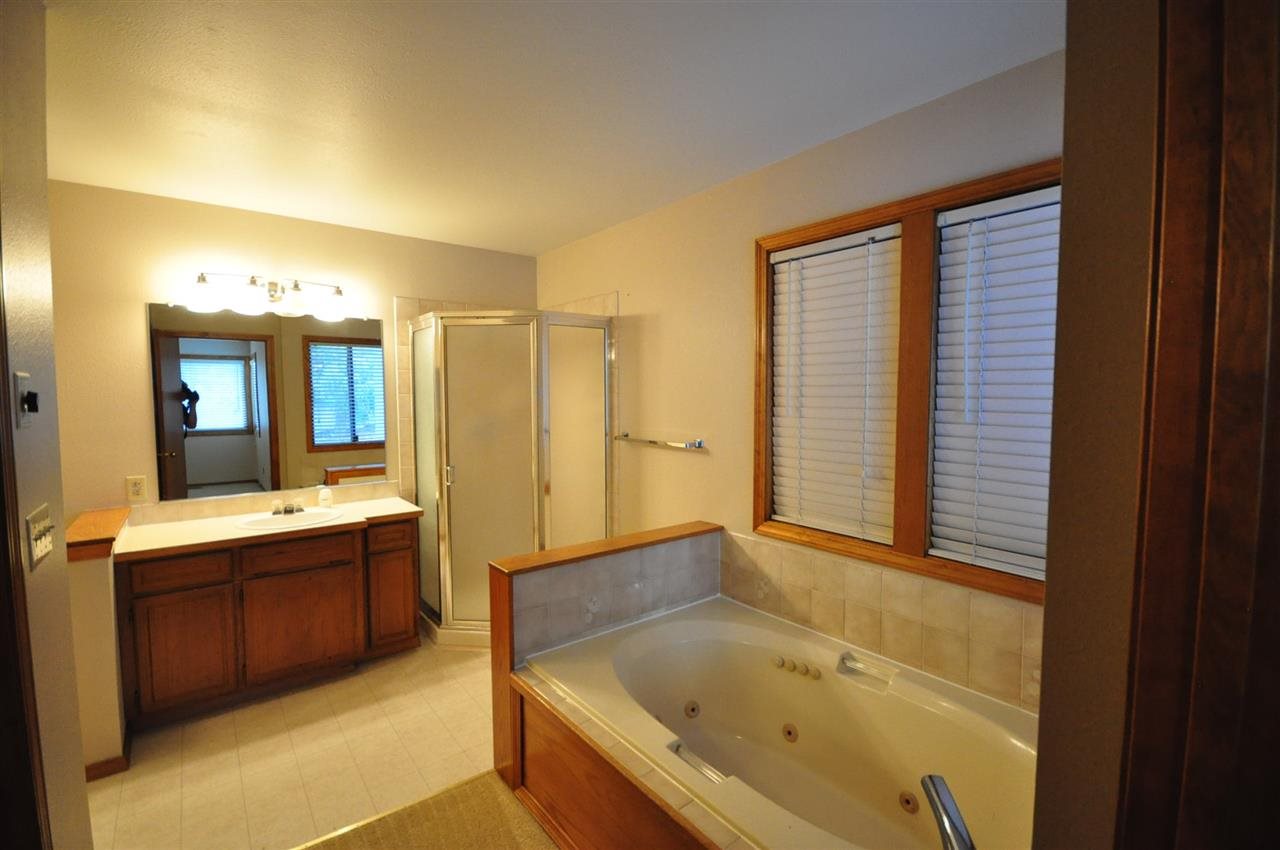 12008 E 34TH Ave - Photo 8