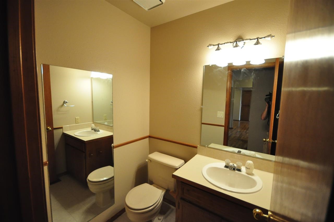 12008 E 34TH Ave - Photo 10