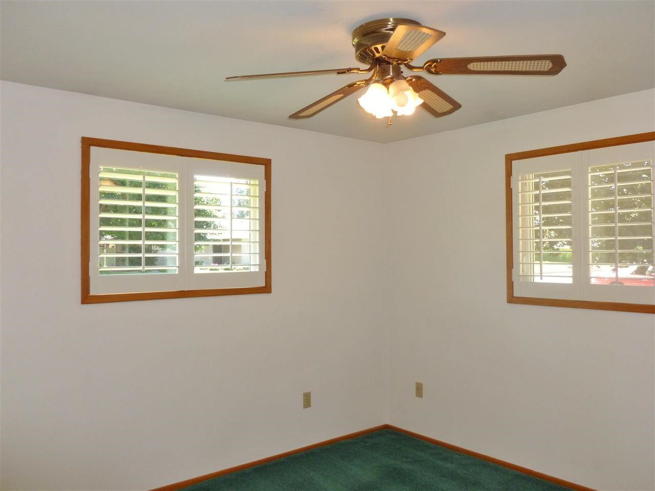 12521 E 15th Ave - Photo 7