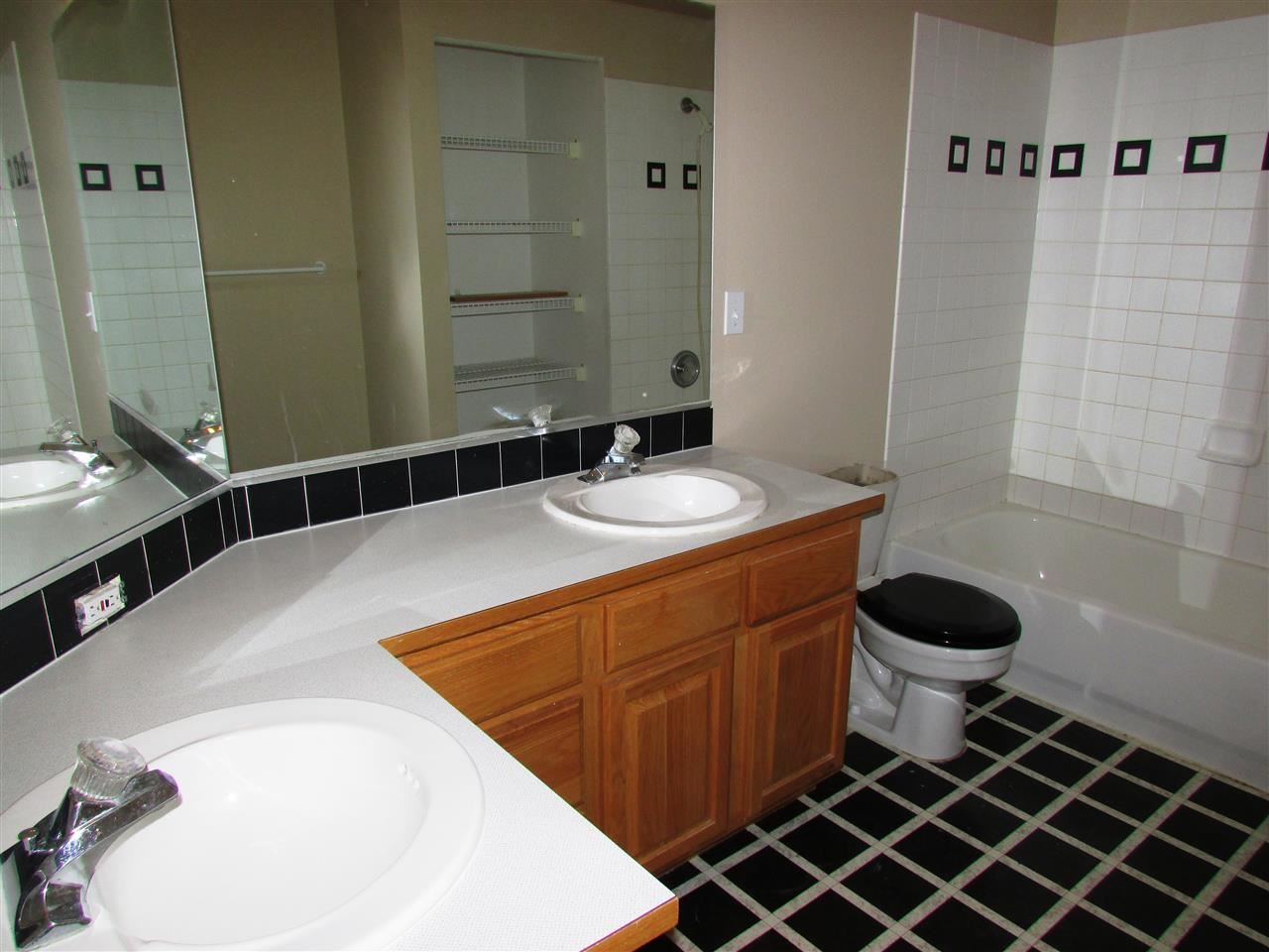 23033 E Broadway Ave - Photo 18