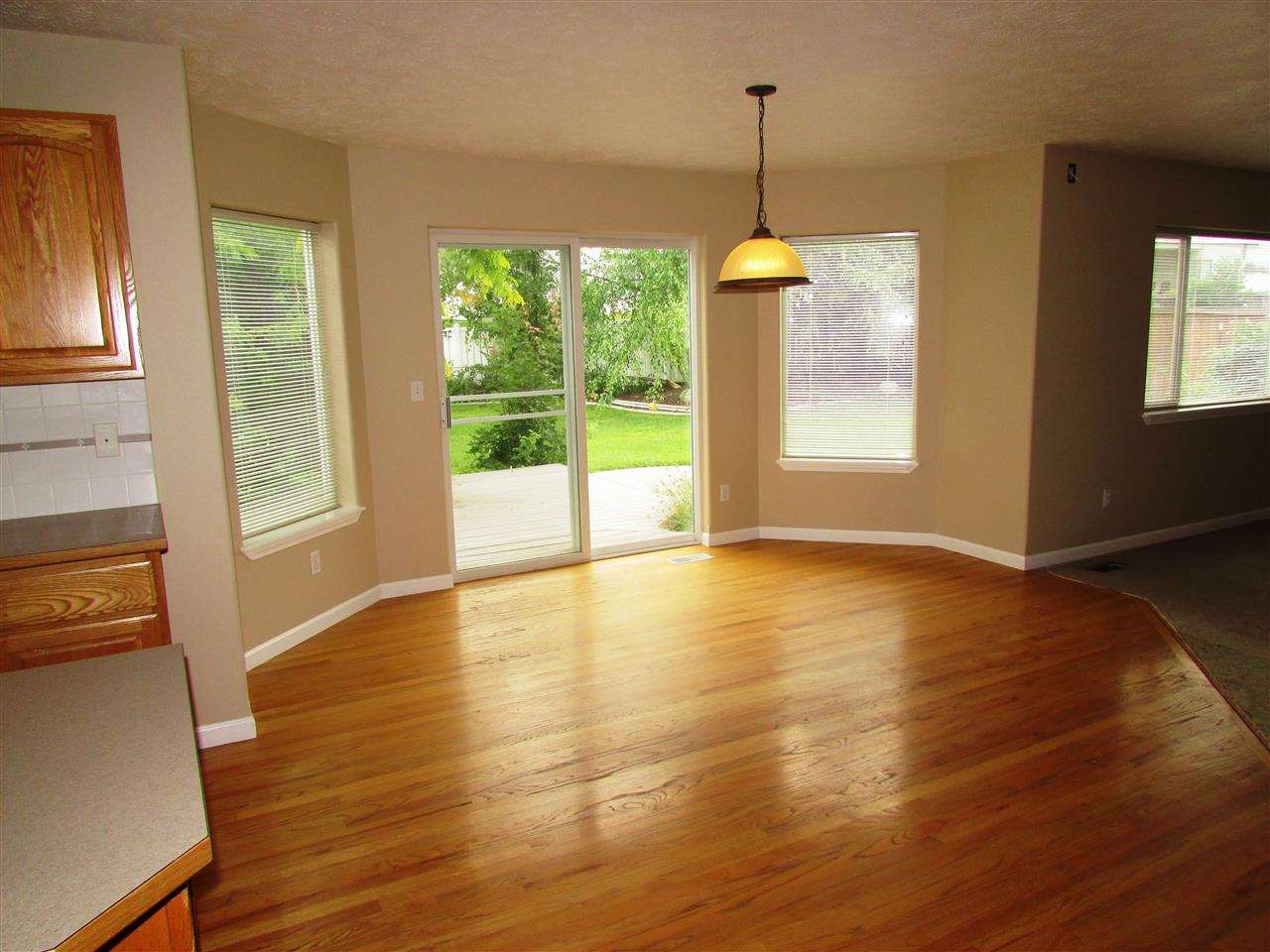23033 E Broadway Ave - Photo 6
