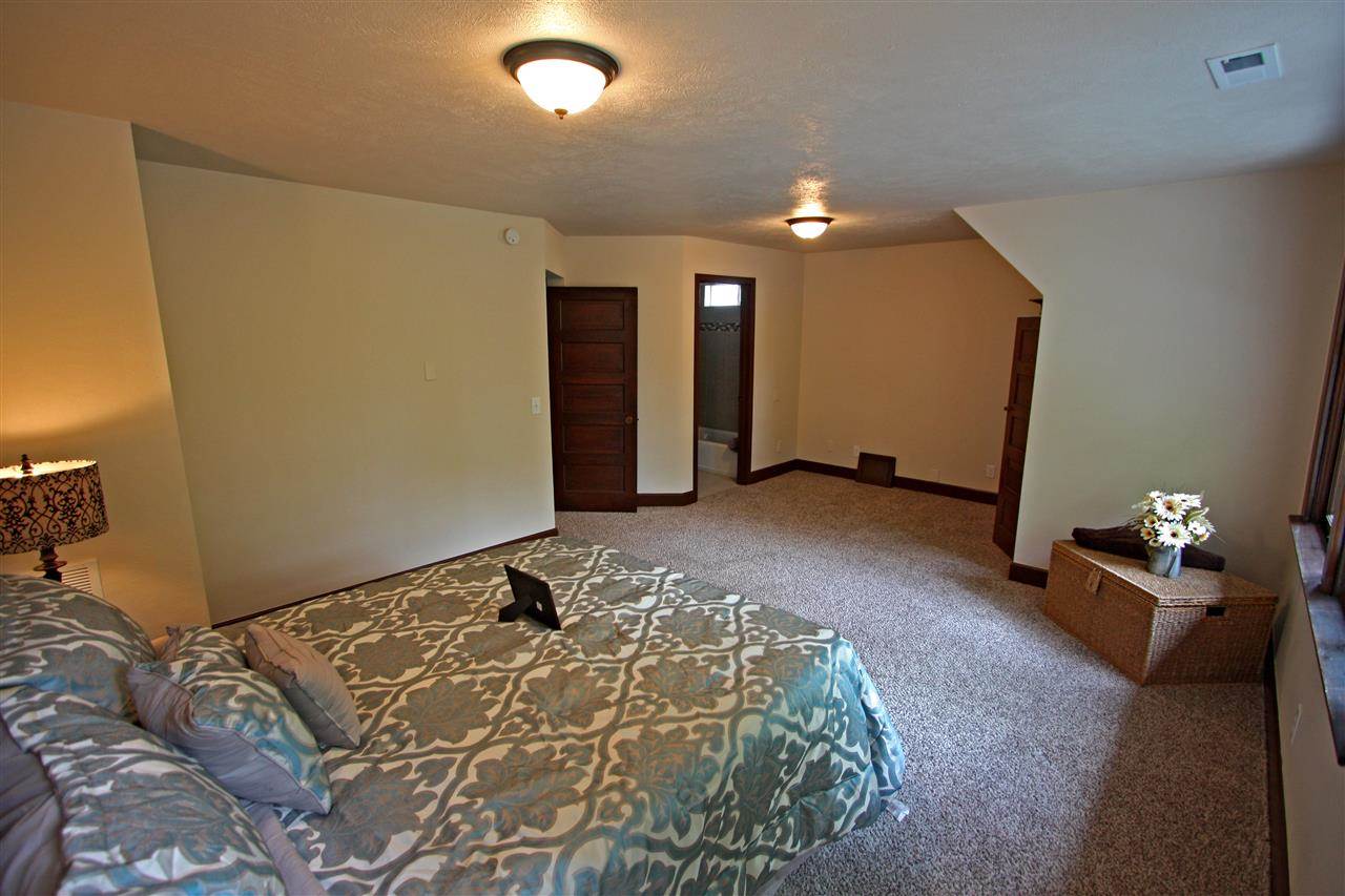 1035 W 10th Ave - Photo 14