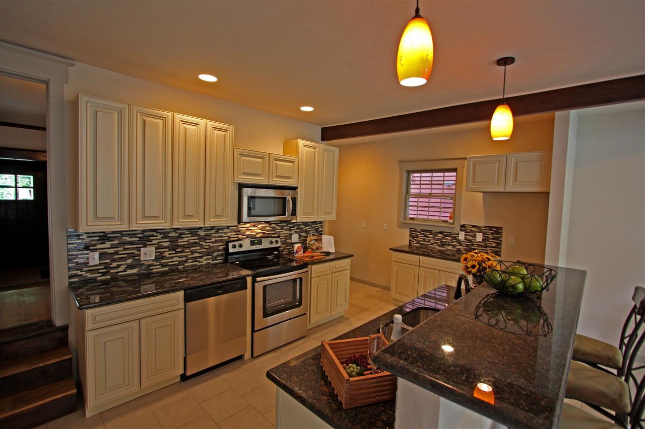 1035 W 10th Ave - Photo 3