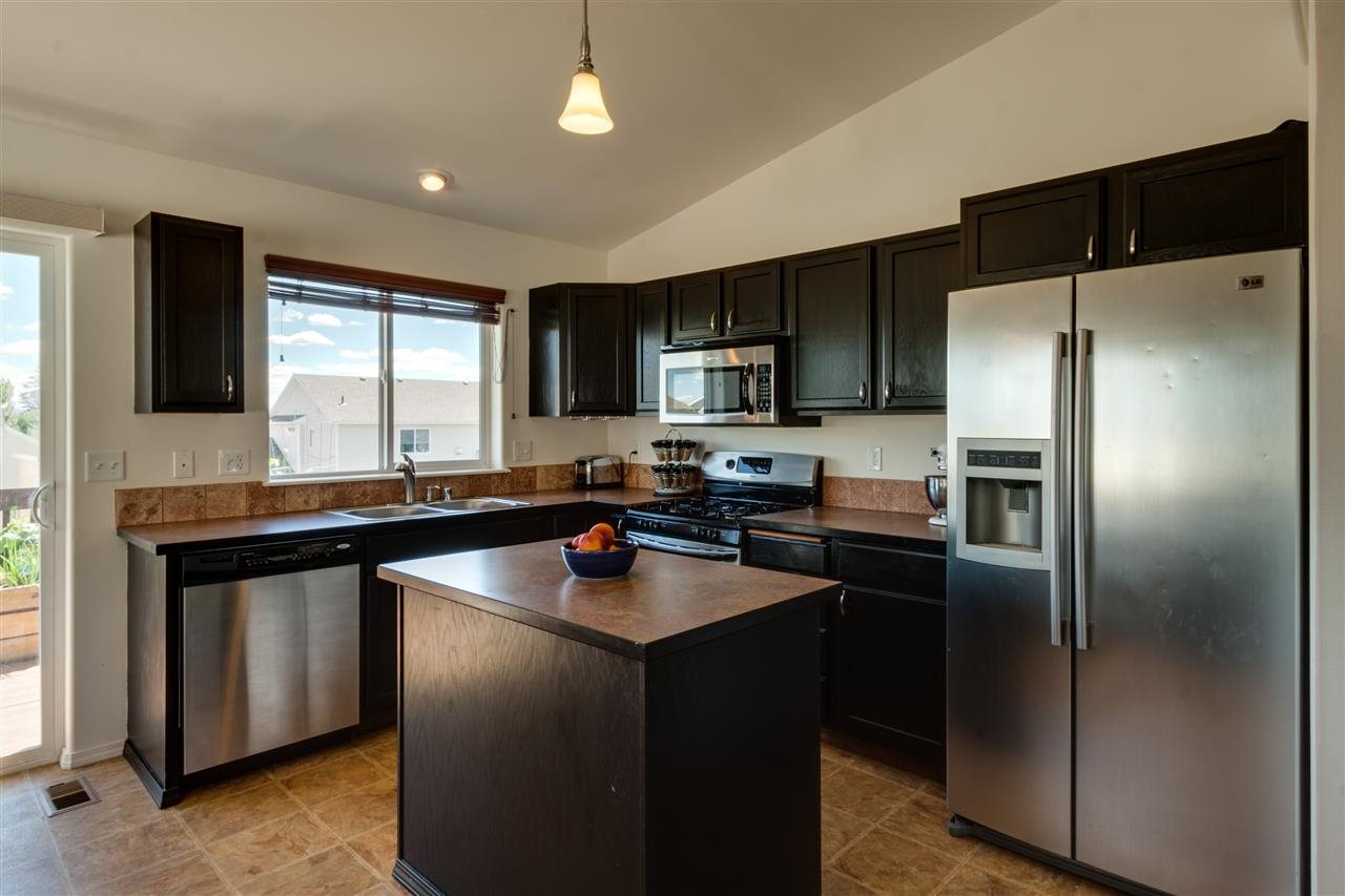 9004 N Oak St - Photo 3