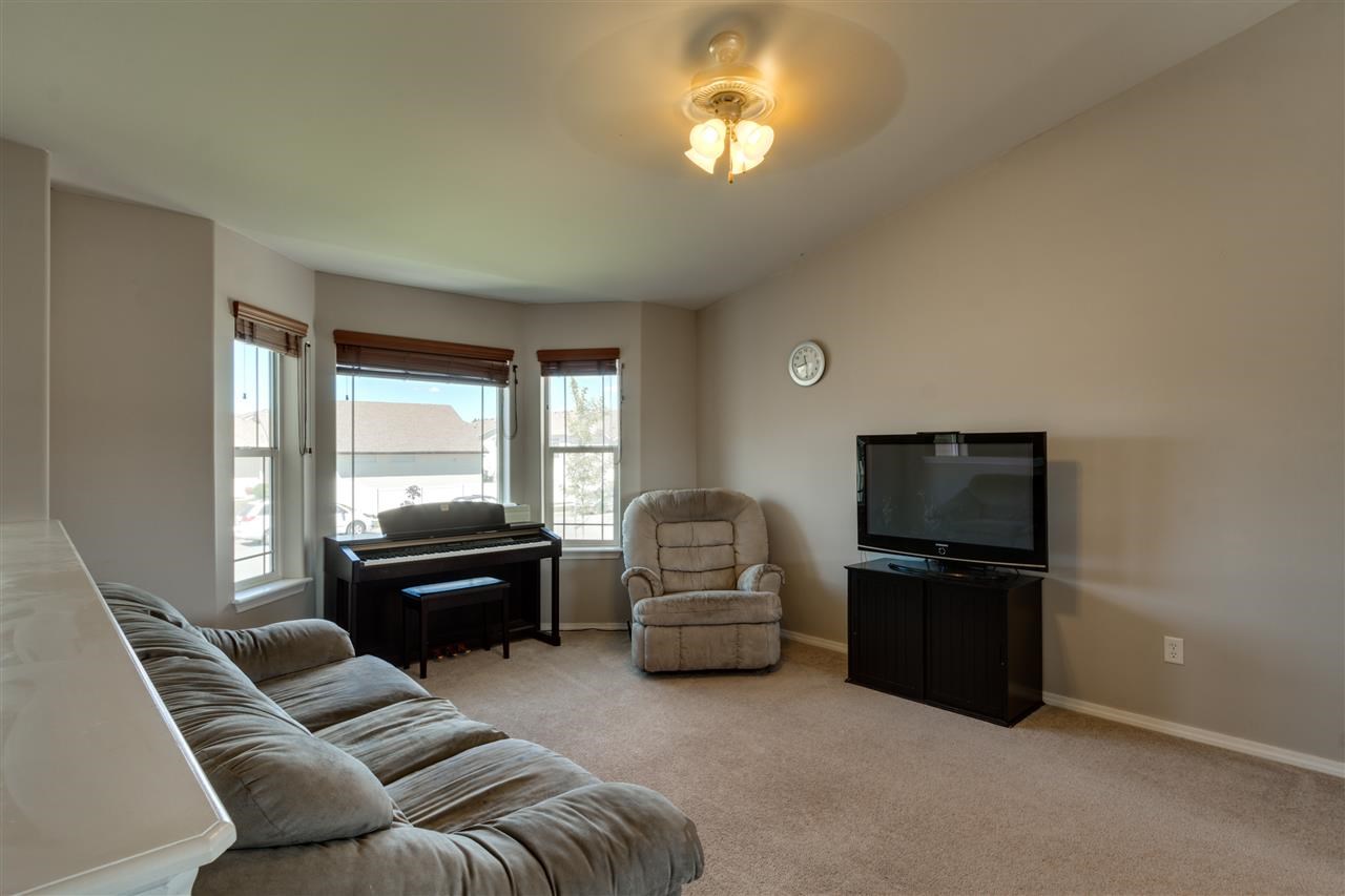 9004 N Oak St - Photo 5