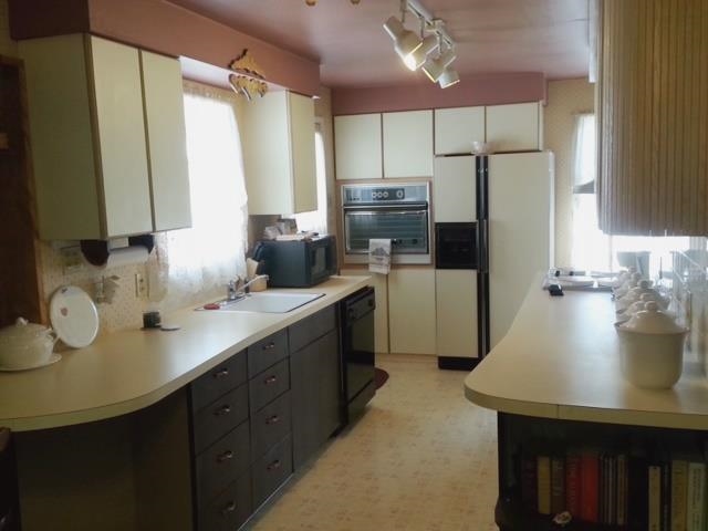 5812 N C St - Photo 7