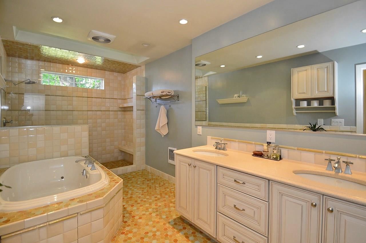 803 E 36th Ave - Photo 12