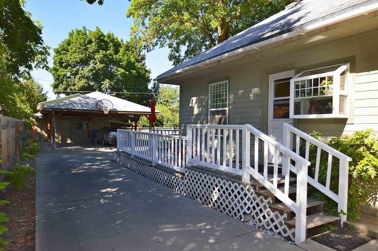 803 E 36th Ave - Photo 18