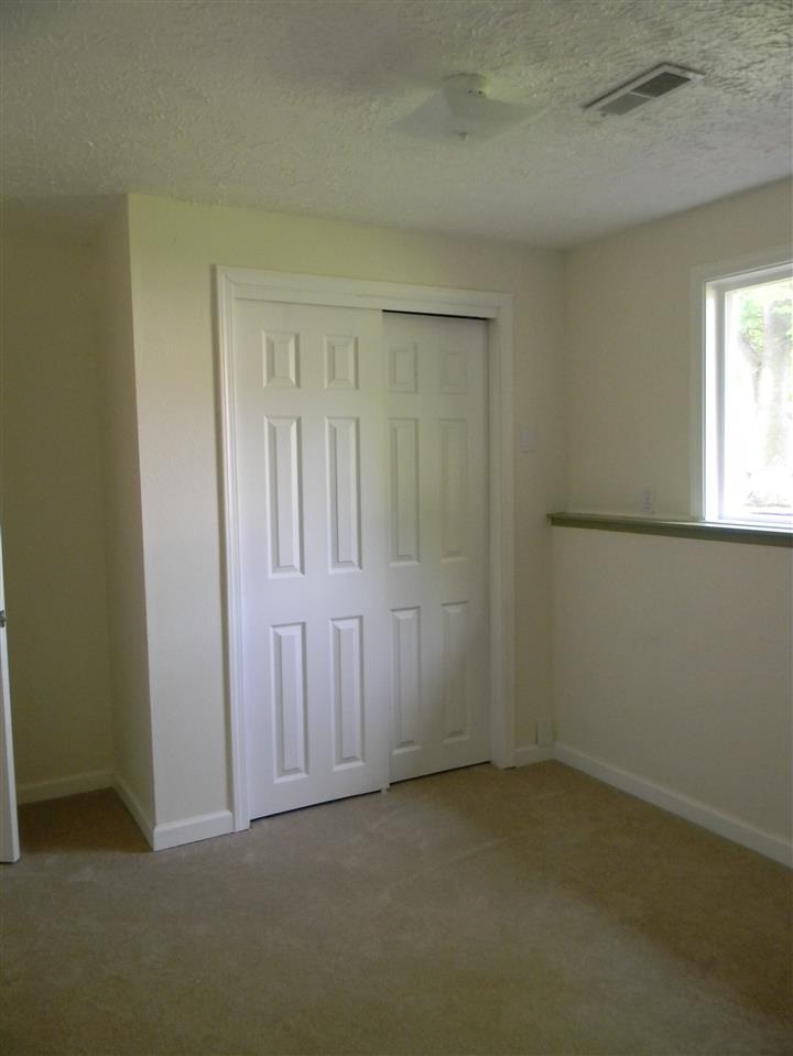 2604 N Bradley Rd - Photo 11