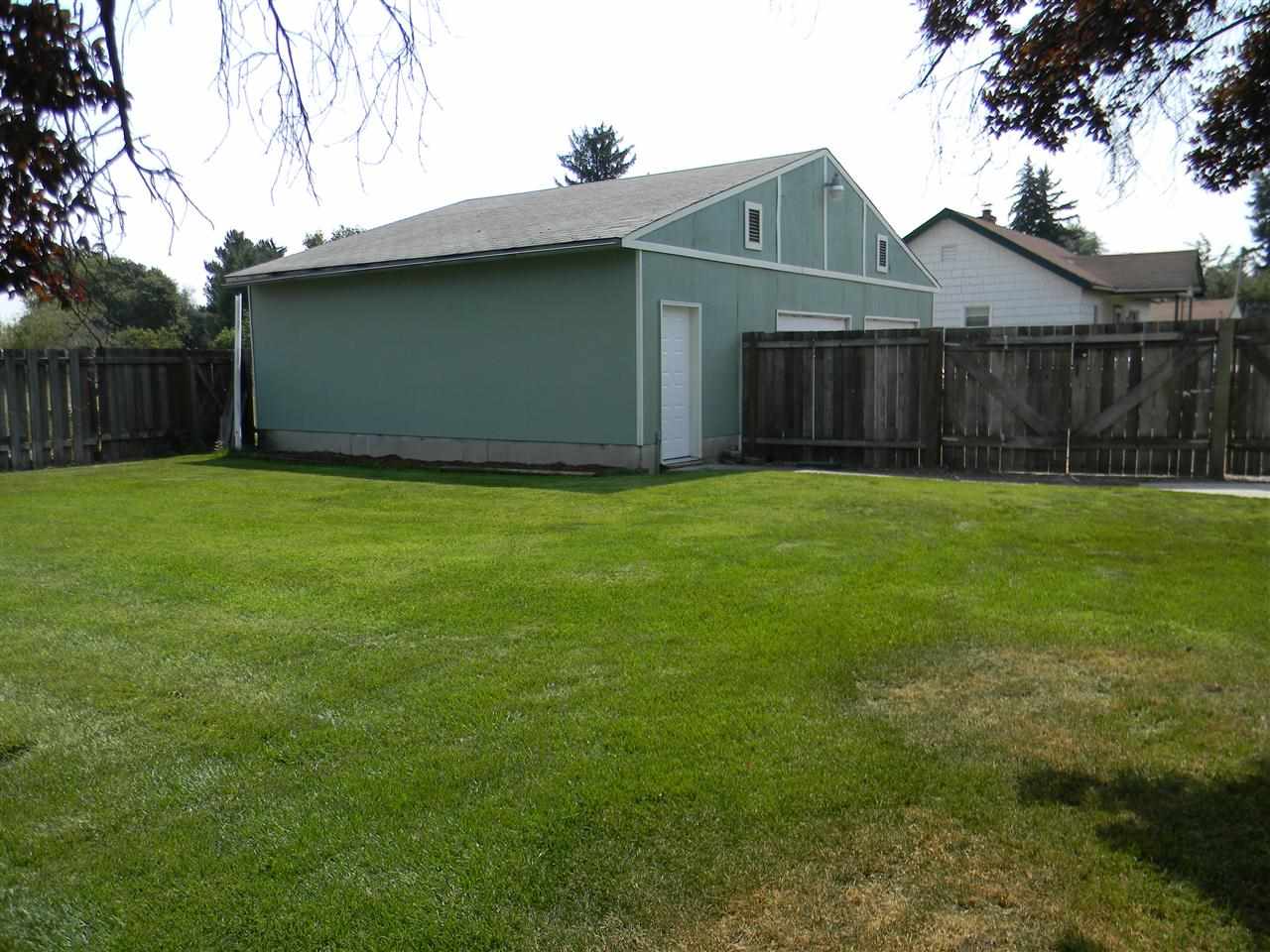 2604 N Bradley Rd - Photo 18