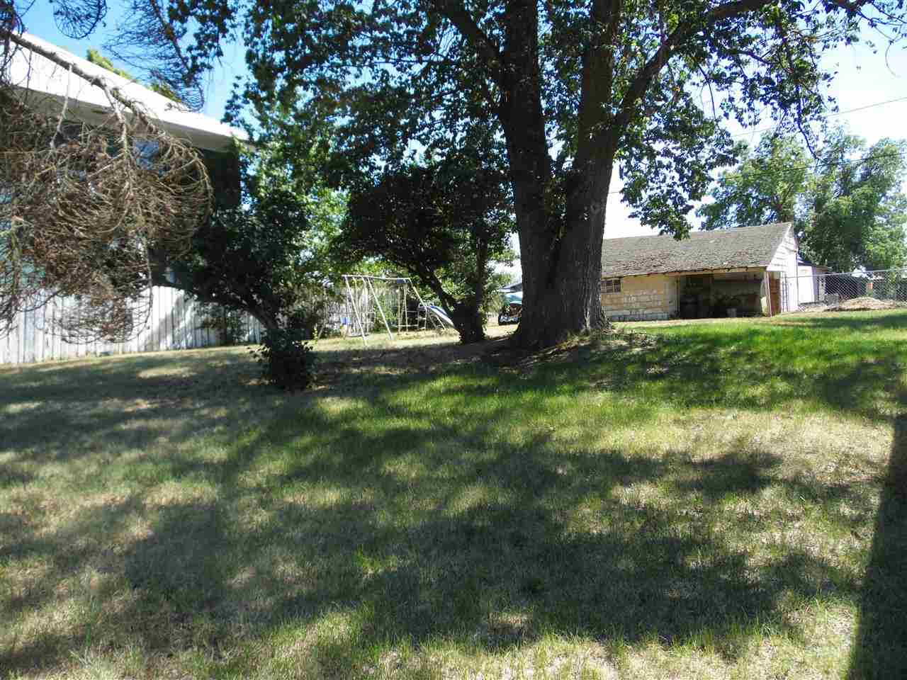 519 W 3rd St - Photo 11
