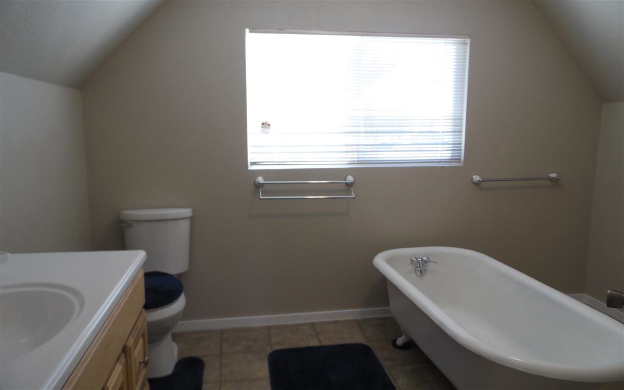 519 W 3rd St - Photo 6