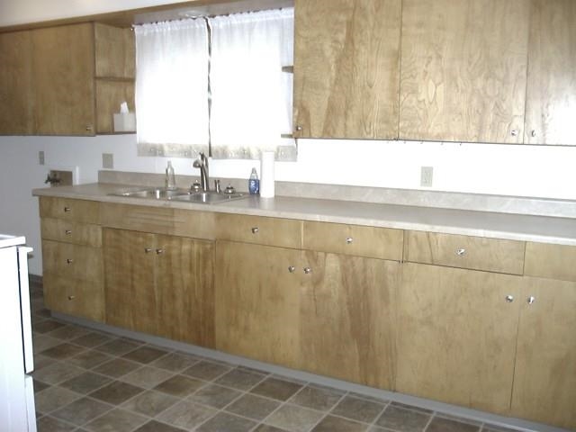 100 S Fea Avenue - Photo 5
