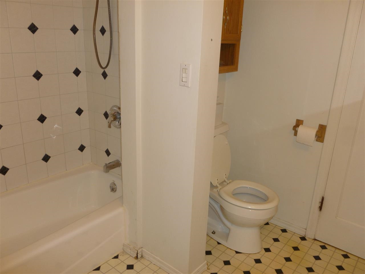 3220 S Division St - Photo 13