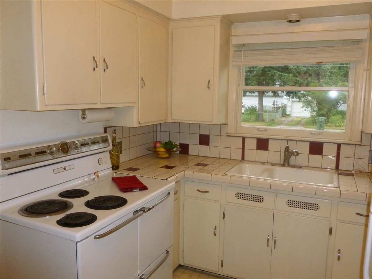 3220 S Division St - Photo 7