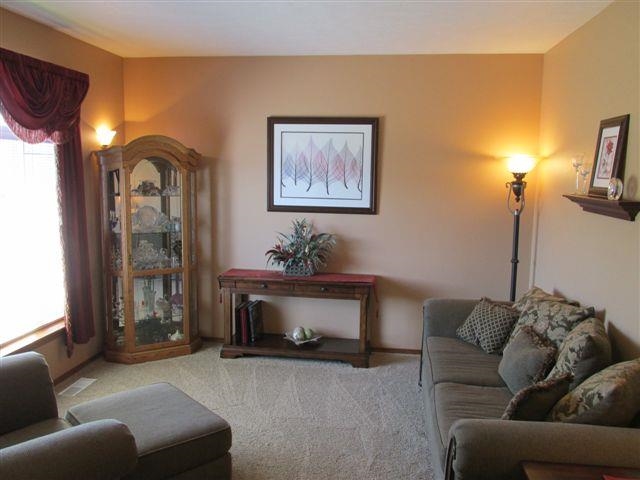 13907 E 31st Ave - Photo 2