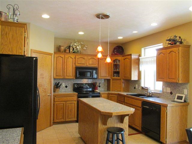 13907 E 31st Ave - Photo 5