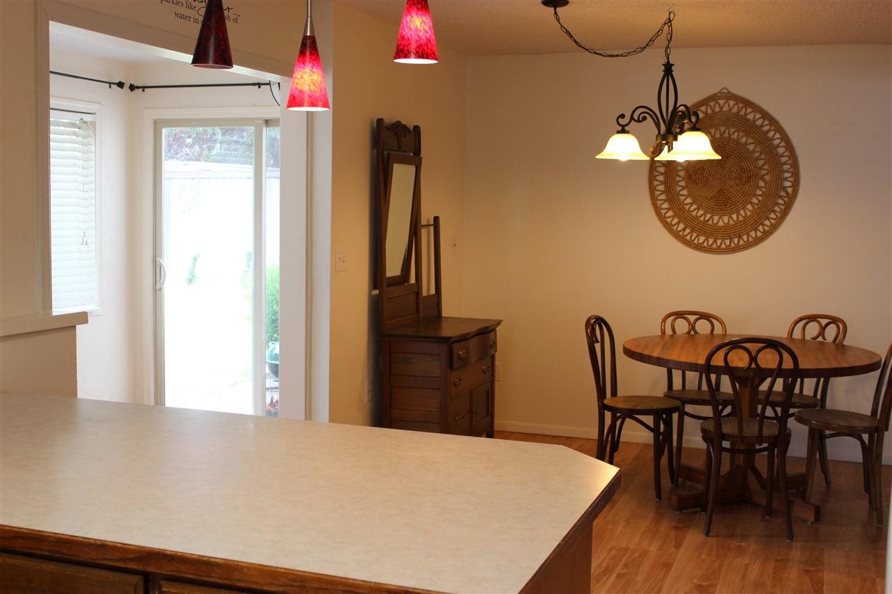 3012 S Perry - Photo 2