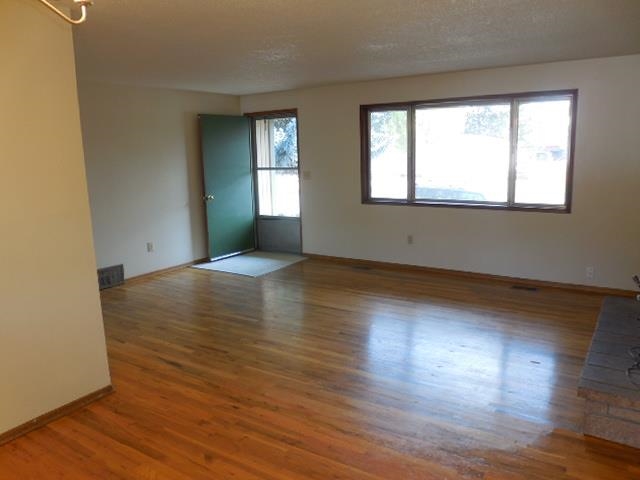 1611 E Rowan Ave - Photo 3