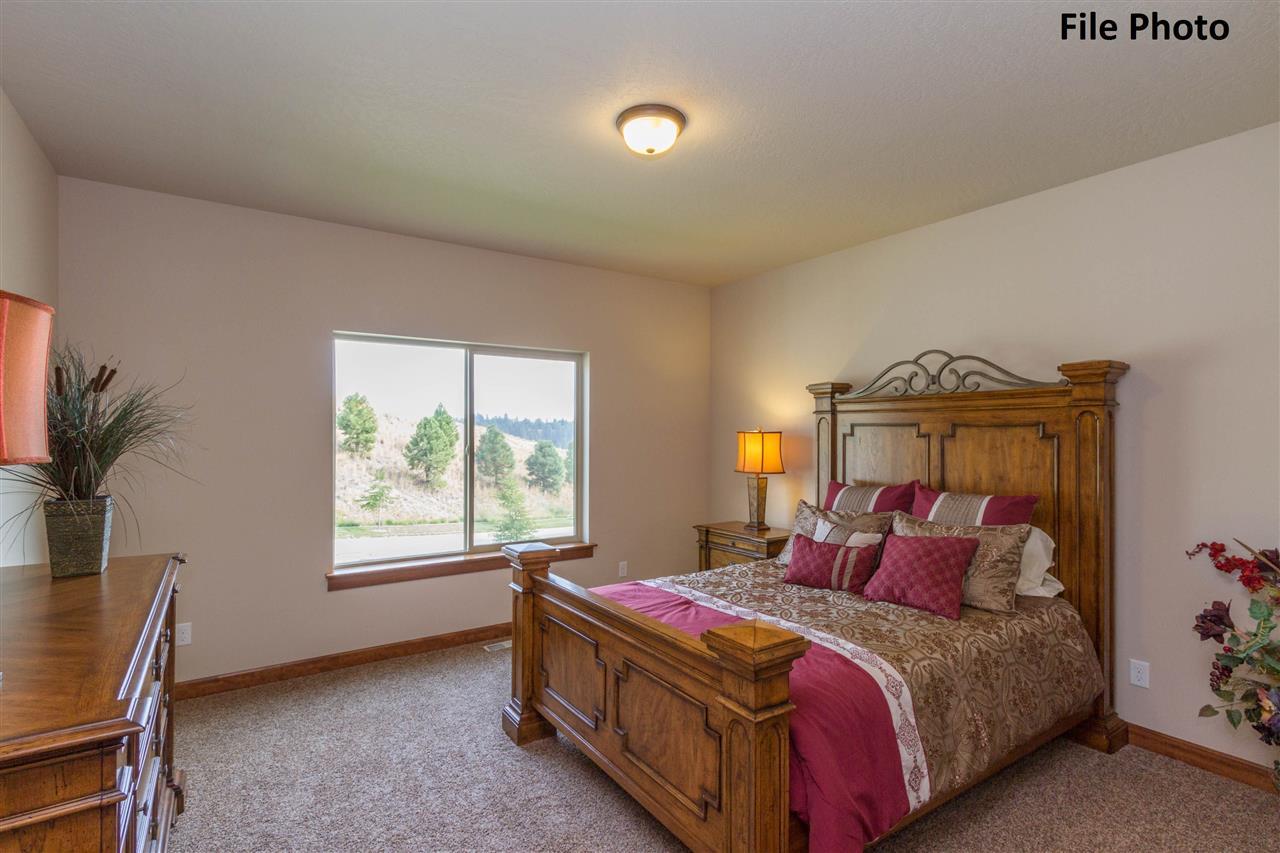 1513 McKenzie River St - Photo 7