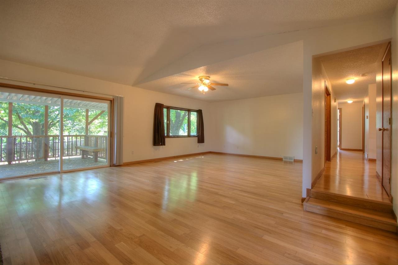 2704 E 40th Ave - Photo 3