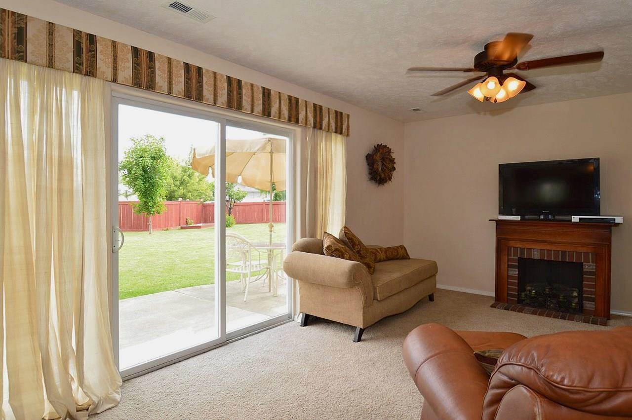 18615 E 9th Ct - Photo 4