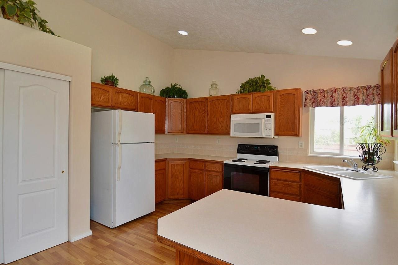 18615 E 9th Ct - Photo 8