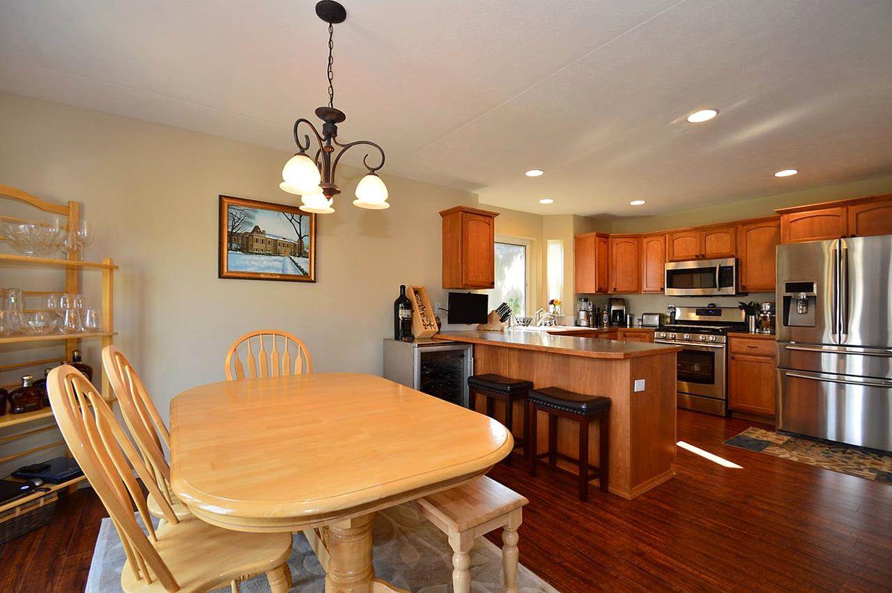8008 N NATHAN - Photo 3
