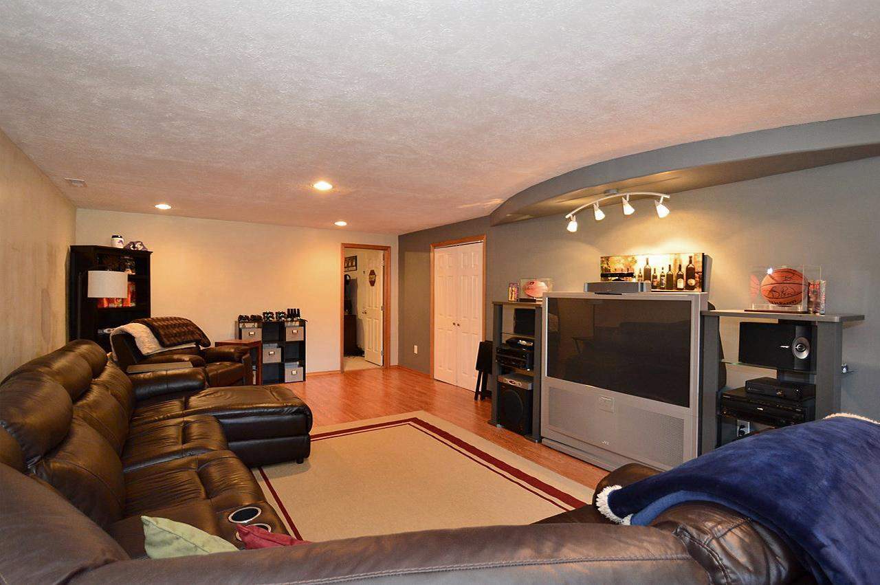 8008 N NATHAN - Photo 4