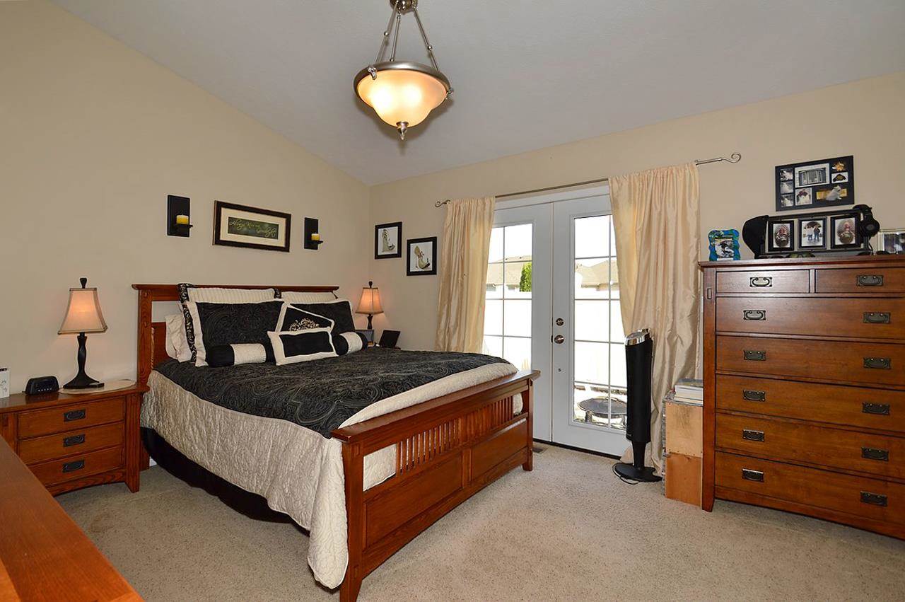 8008 N NATHAN - Photo 6