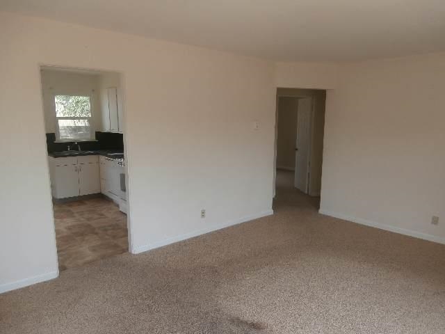 1211 E Heroy Ave - Photo 3