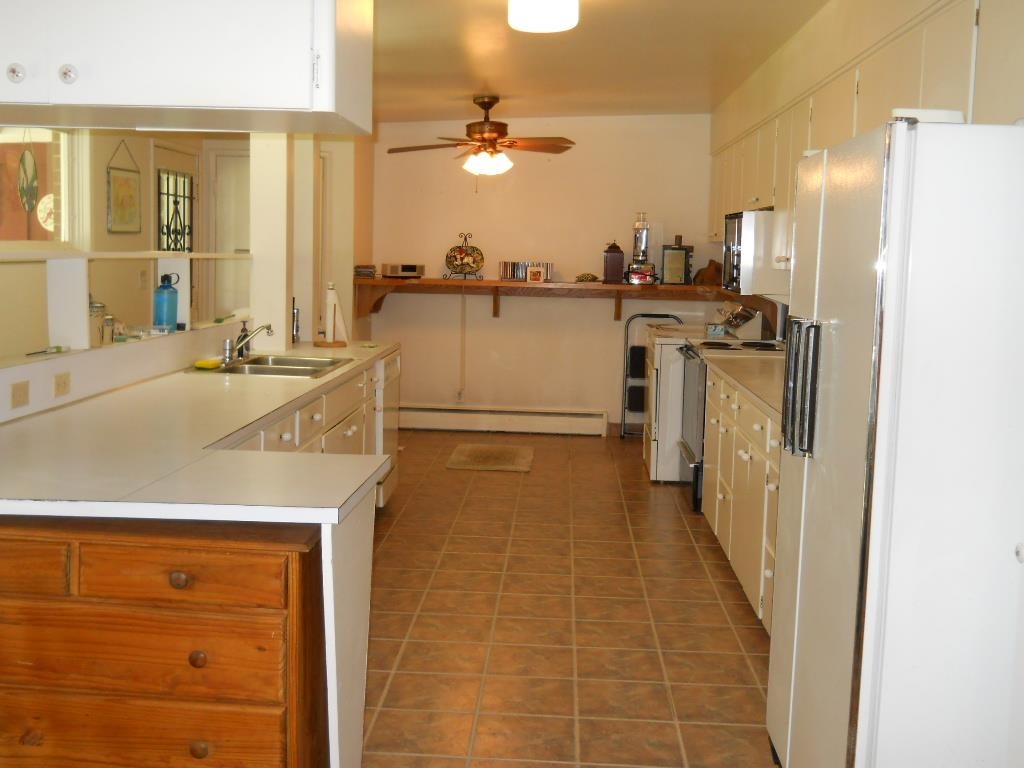 18208 E 4th Ave - Photo 3