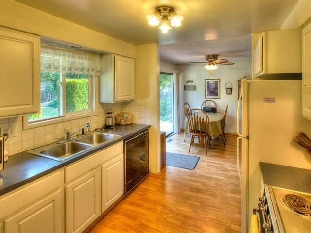13007 E 29th Ave - Photo 7