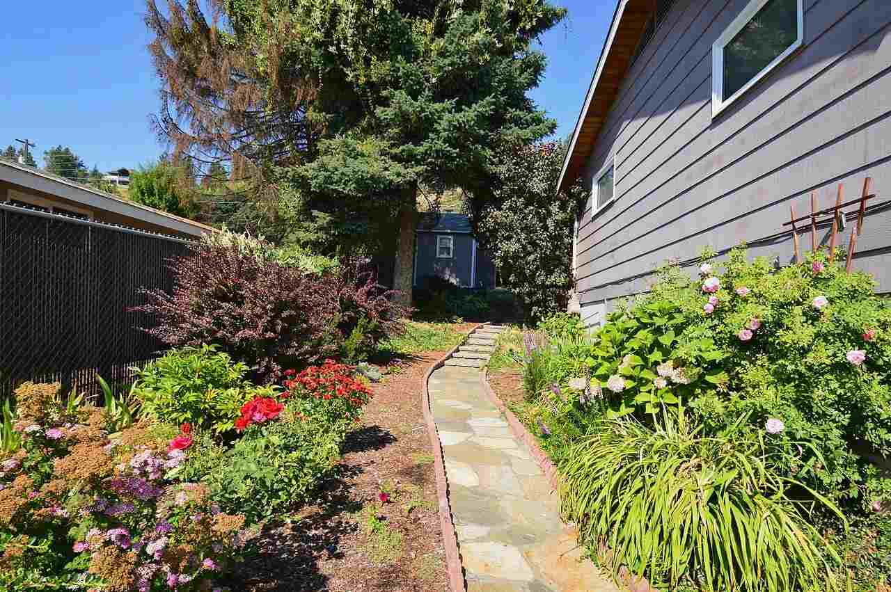 8515 N Northview Rd - Photo 16