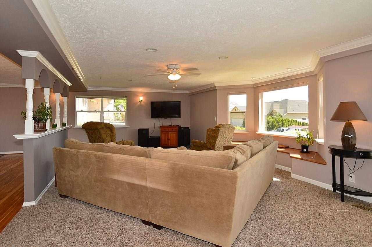 8515 N Northview Rd - Photo 3