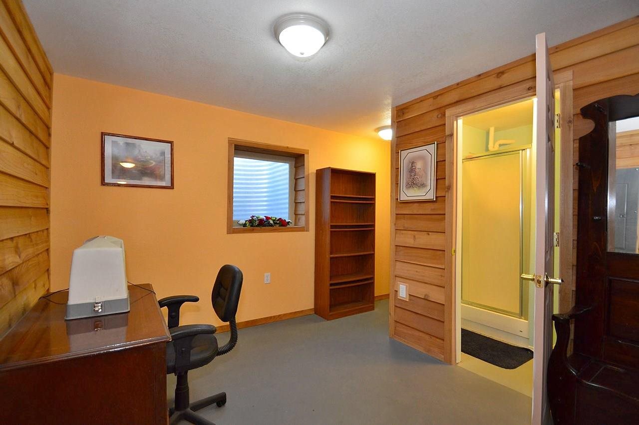 5704 N Garfield Rd - Photo 12