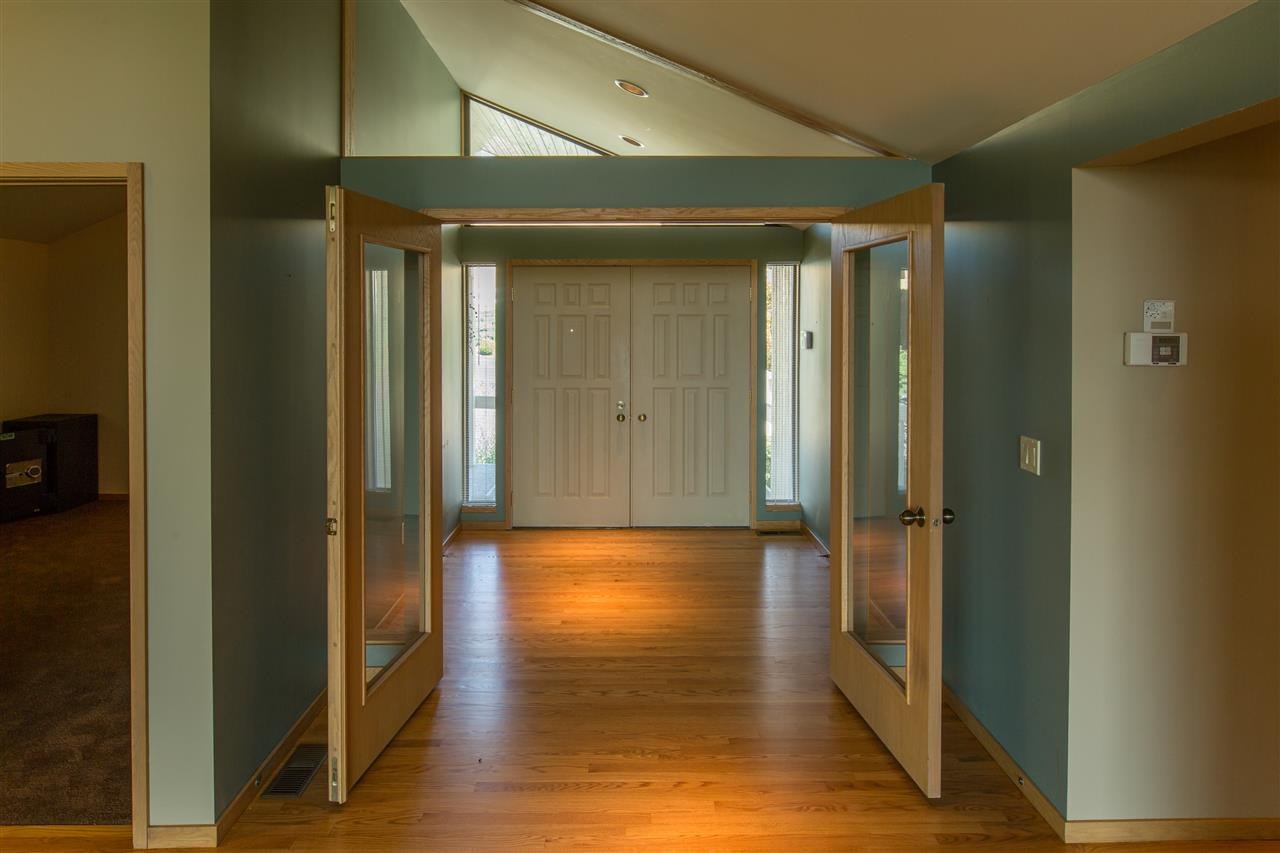 4908 E 65th Ave - Photo 3