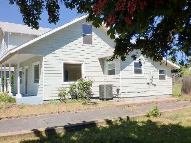1611 E Olympic - Photo 3